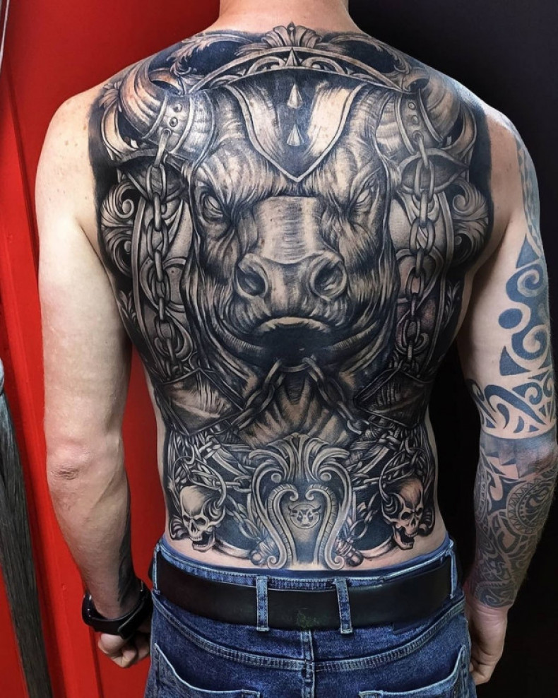 Männer groß Büffel, photo - Tattoo-Meister Barb Tattoo