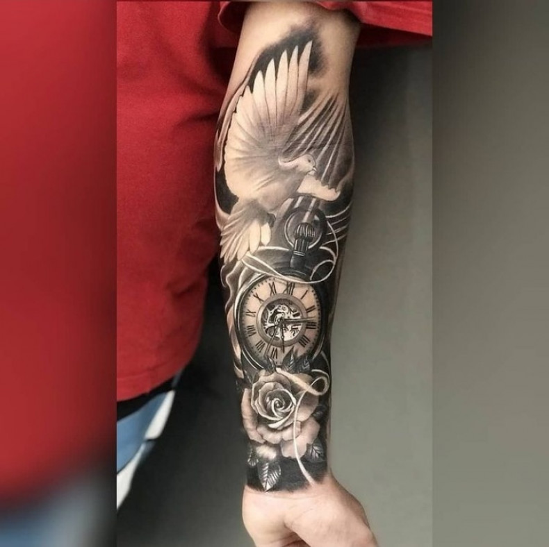 Męski czarny szary gołąb, photo - Tatuażysta Barb Tattoo