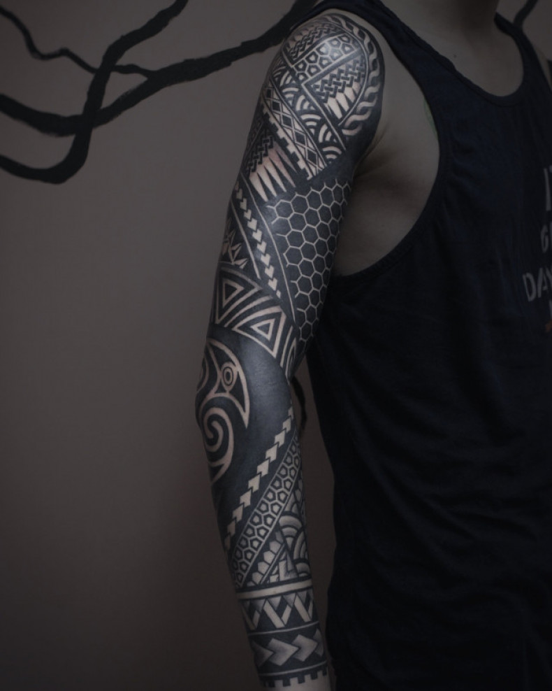 Men ornamental sleeve, photo - Tattoo Master Barb Tattoo