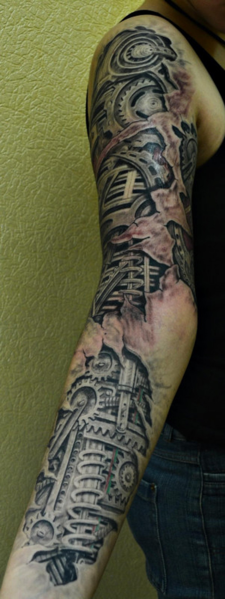 Men black and grey biomechanical, photo - Tattoo Master Barb Tattoo