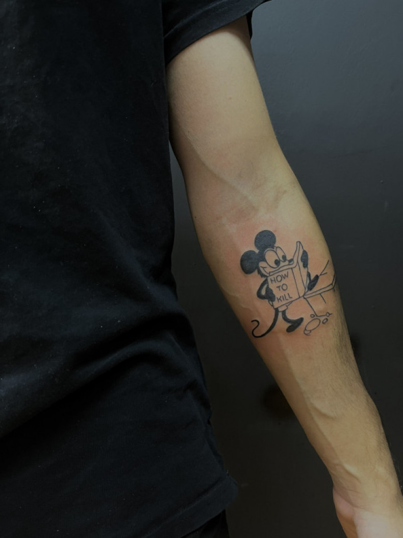 Men Mickey Mouse cartoons, photo - Tattoo Master Barb Tattoo