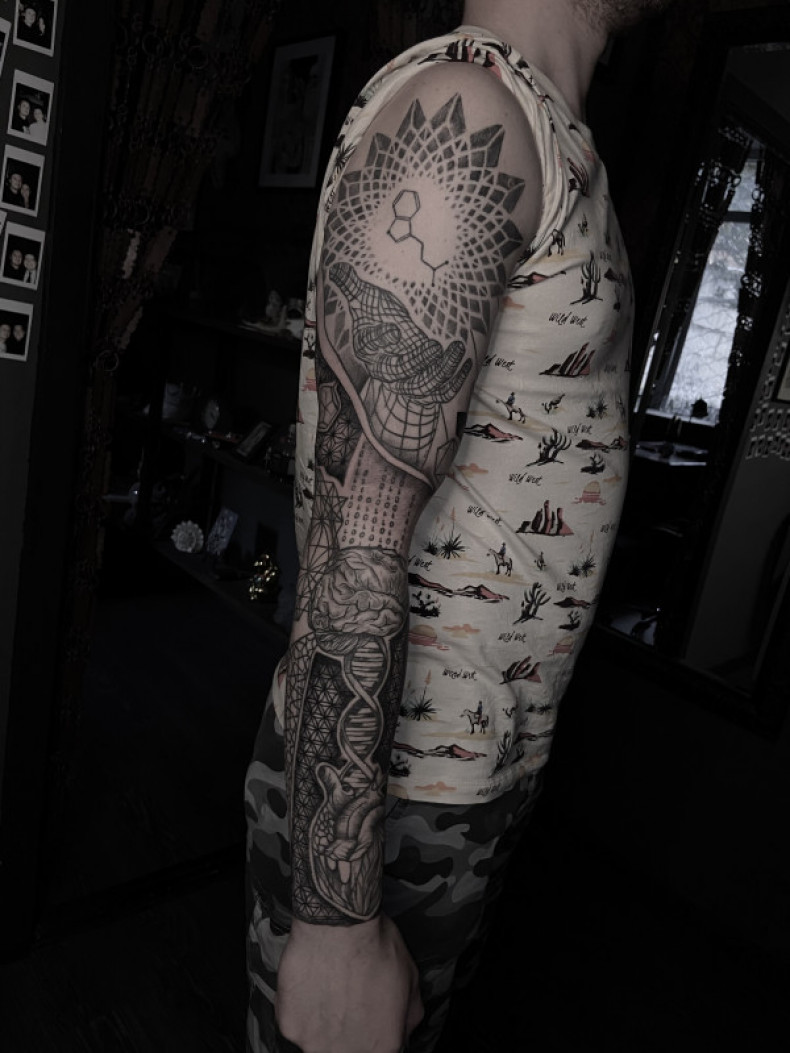 Männer dna mandala, photo - Tattoo-Meister Barb Tattoo