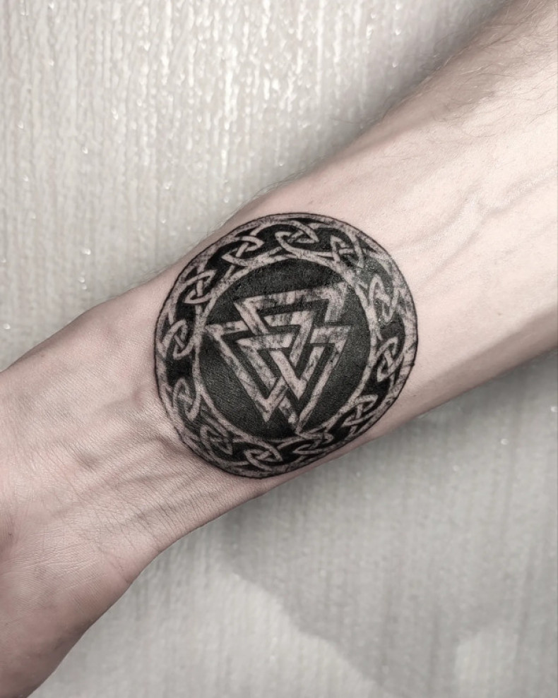 Männer valknut Handgelenk, photo - Tattoo-Meister Barb Tattoo