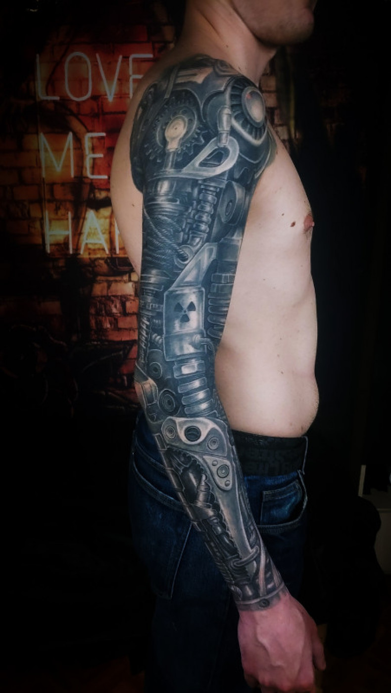 Men black and grey biomechanical, photo - Tattoo Master Barb Tattoo