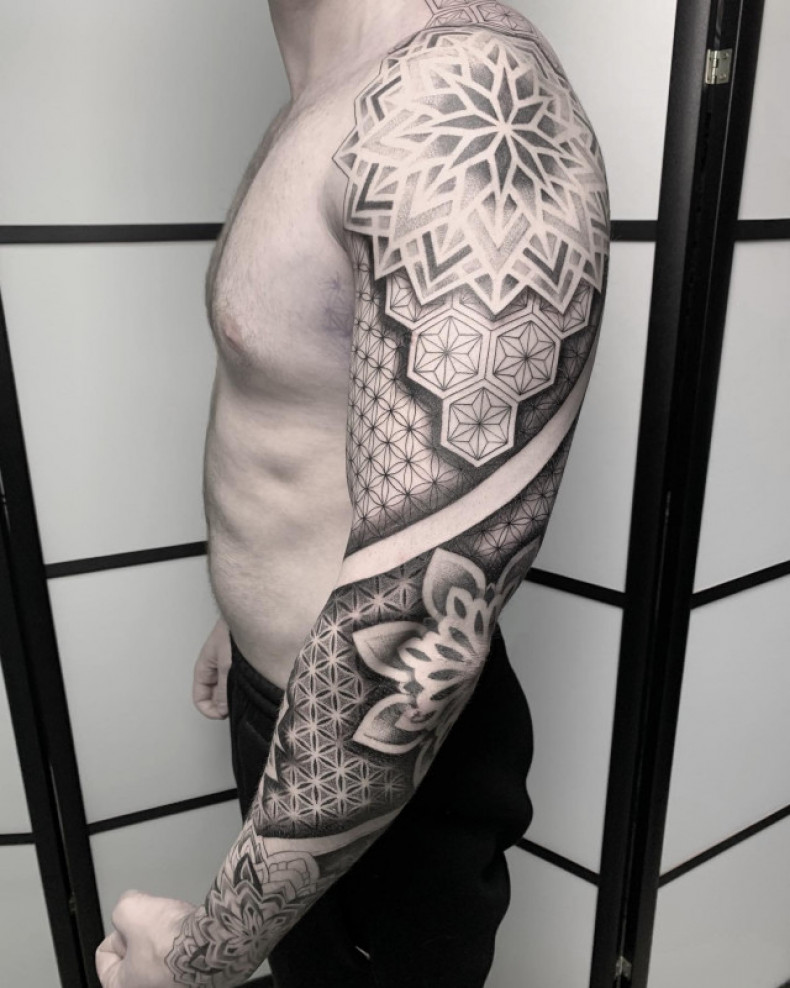 Męski geometryczny mandala, photo - Tatuażysta Barb Tattoo