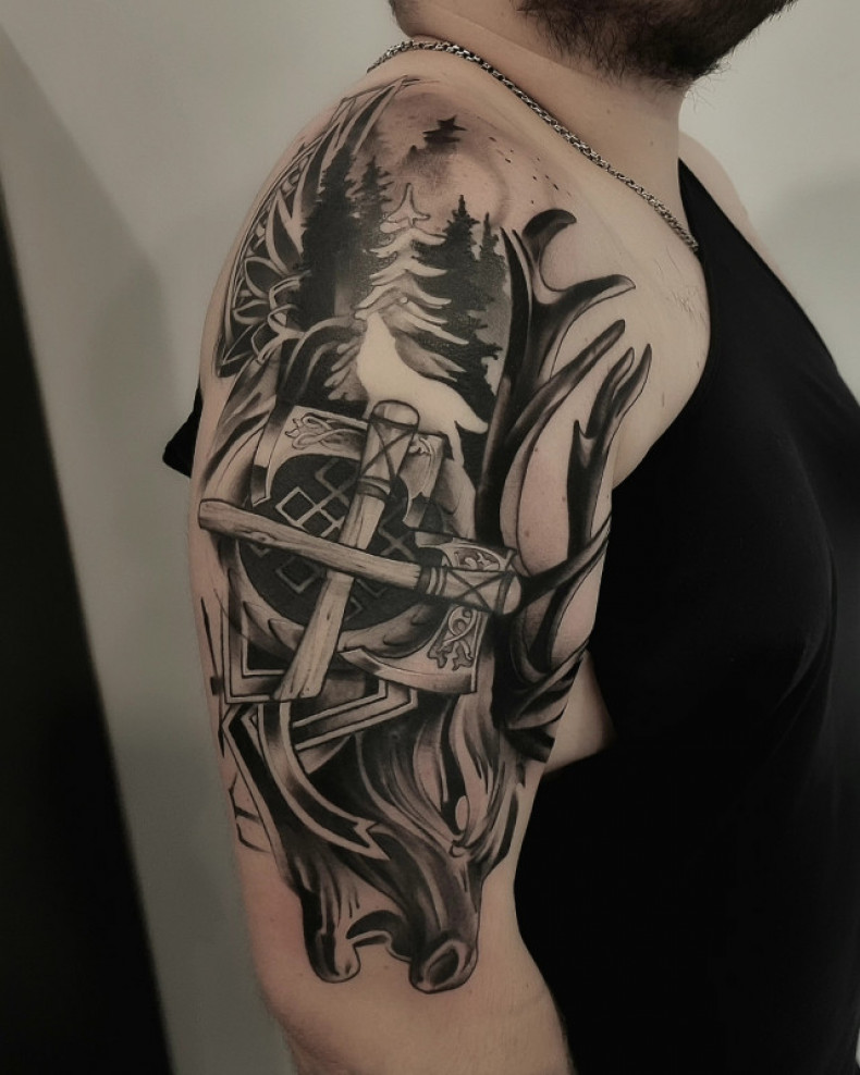 Męski na ramieniu las, photo - Tatuażysta Barb Tattoo