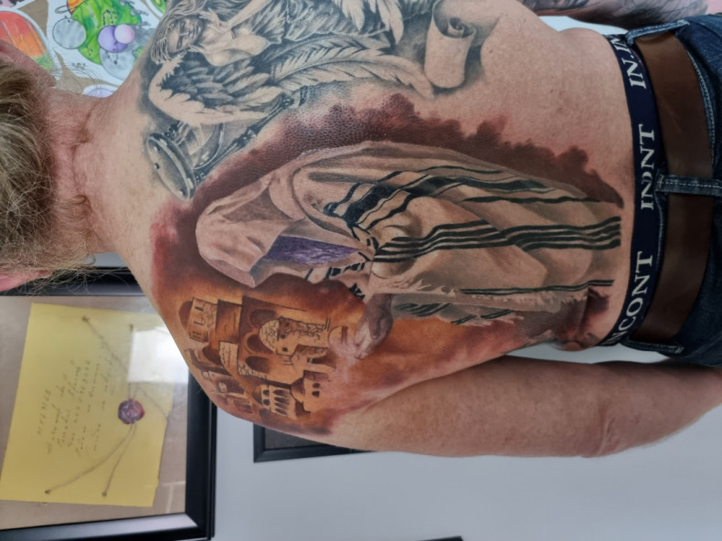 Męski duży mnich, photo - Tatuażysta Barb Tattoo