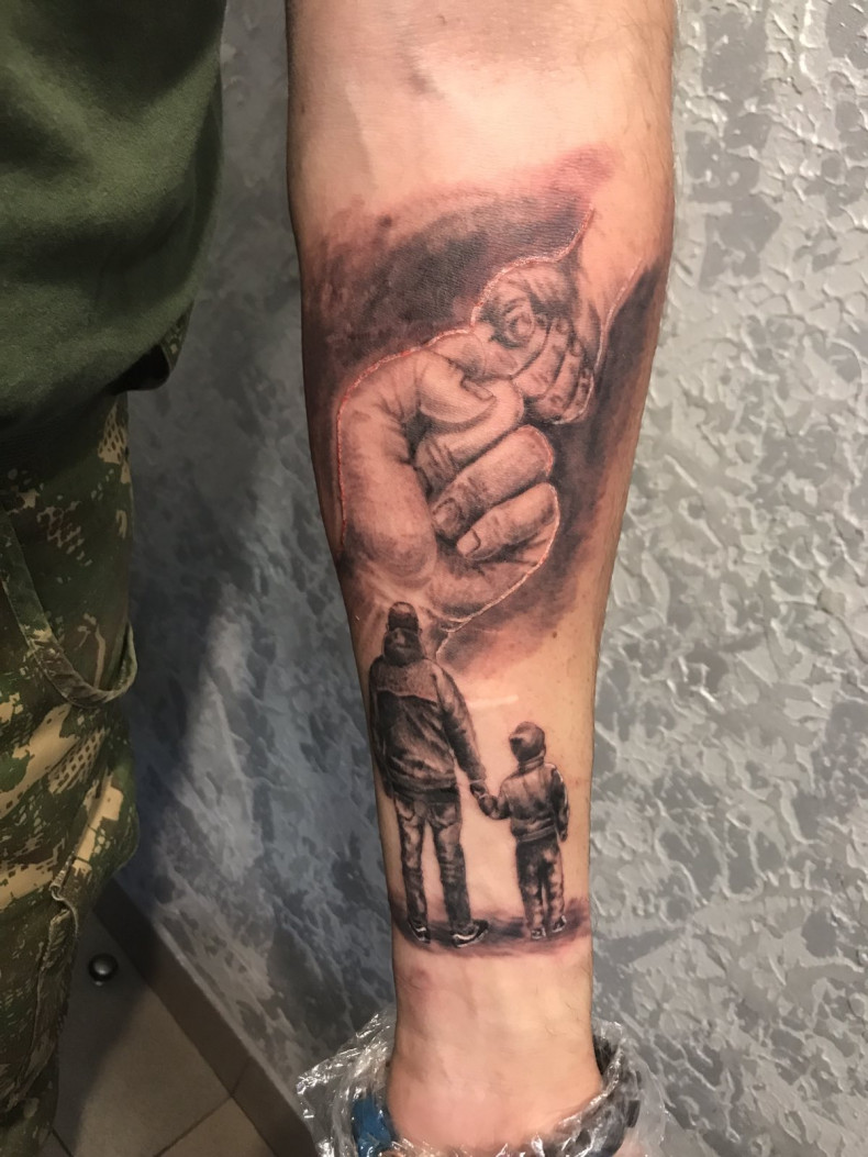 Męski wojskowy na przedramieniu, photo - Tatuażysta Barb Tattoo