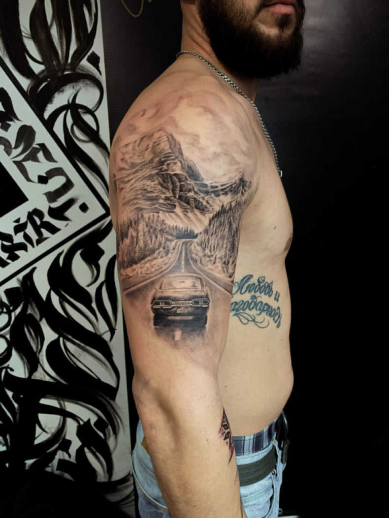 Męski samochód góry, photo - Tatuażysta Barb Tattoo