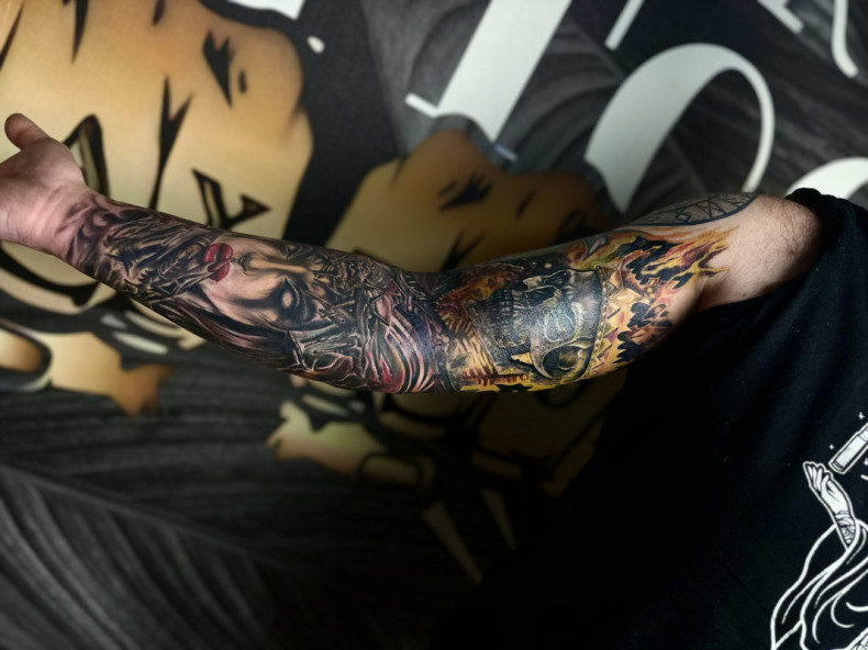 Мужские девушка огонь, photo - Тату мастер Barb Tattoo