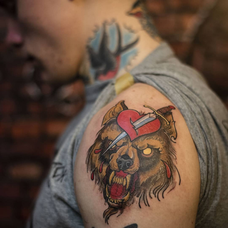 Męski sztylet niedźwiedź, photo - Tatuażysta Barb Tattoo