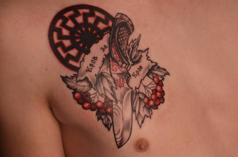 Męski Kolovrat klatka piersiowa, photo - Tatuażysta Barb Tattoo