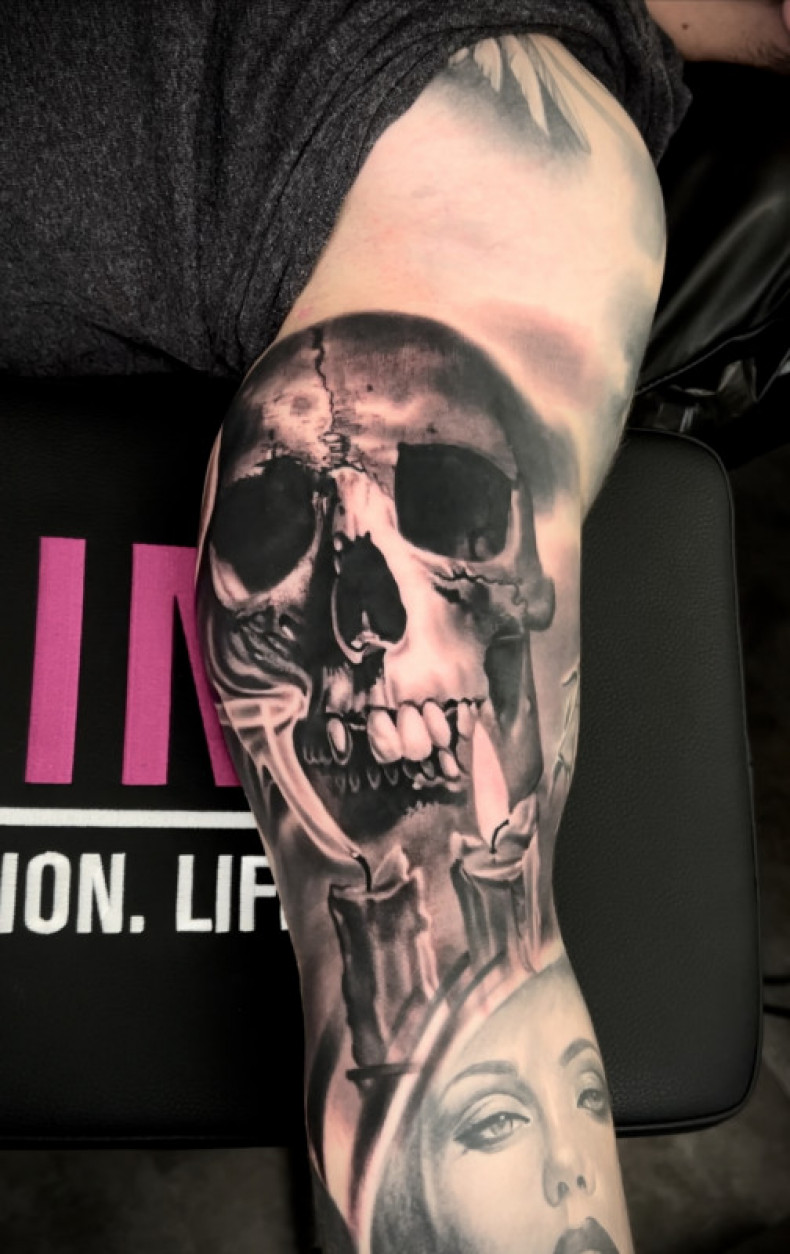 Męski na ramieniu realistyczny, photo - Tatuażysta Barb Tattoo