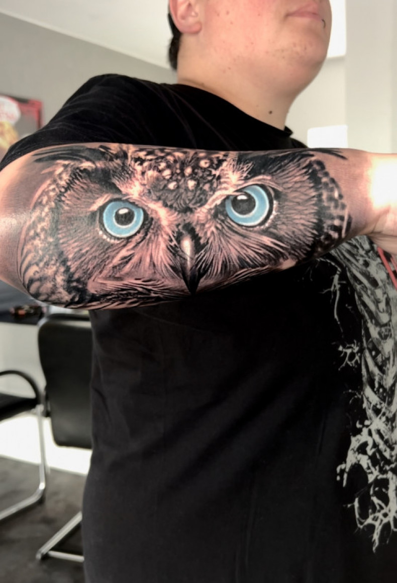 Мужские на руке реализм, photo - Тату мастер Barb Tattoo