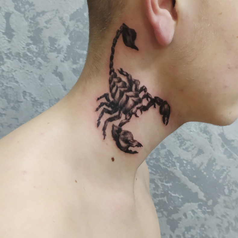 Men neck scorpion, photo - Tattoo Master Barb Tattoo