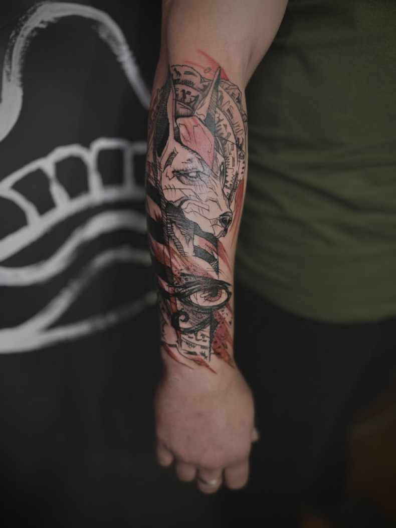 Męski na ramieniu anubis, photo - Tatuażysta Barb Tattoo