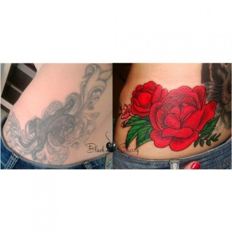 Women lower back recovery, photo - Tattoo Master Barb Tattoo