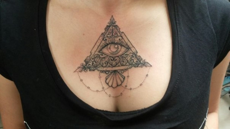 Women eye all-seeing, photo - Tattoo Master Barb Tattoo