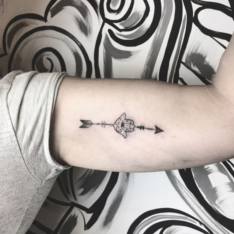 Damski na ramieniu graficzne, photo - Tatuażysta Barb Tattoo