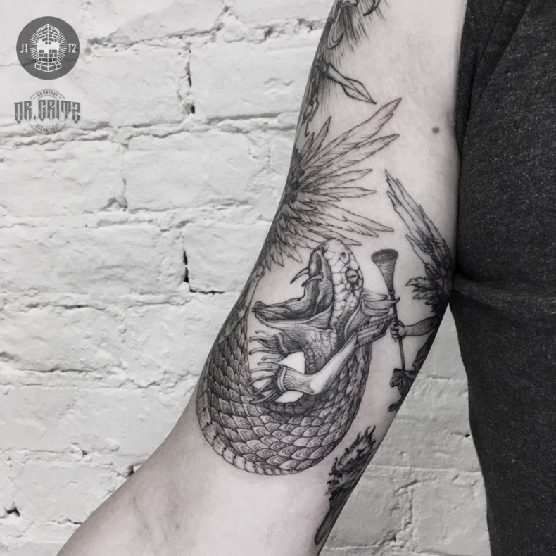 Женские змея на руке, photo - Тату мастер Barb Tattoo