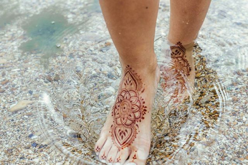 Frauen mandala mehendi, photo - Tattoo-Meister Barb Tattoo