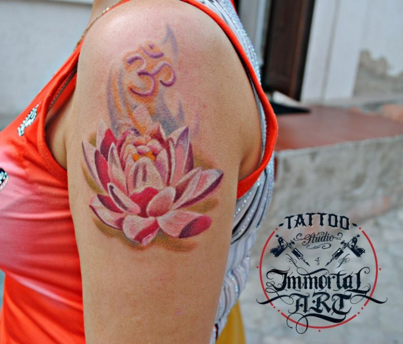 Frauen Aquarell lotus, photo - Tattoo-Meister Barb Tattoo