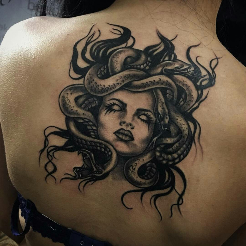 Frauen whip shading Meduse, photo - Tattoo-Meister Barb Tattoo