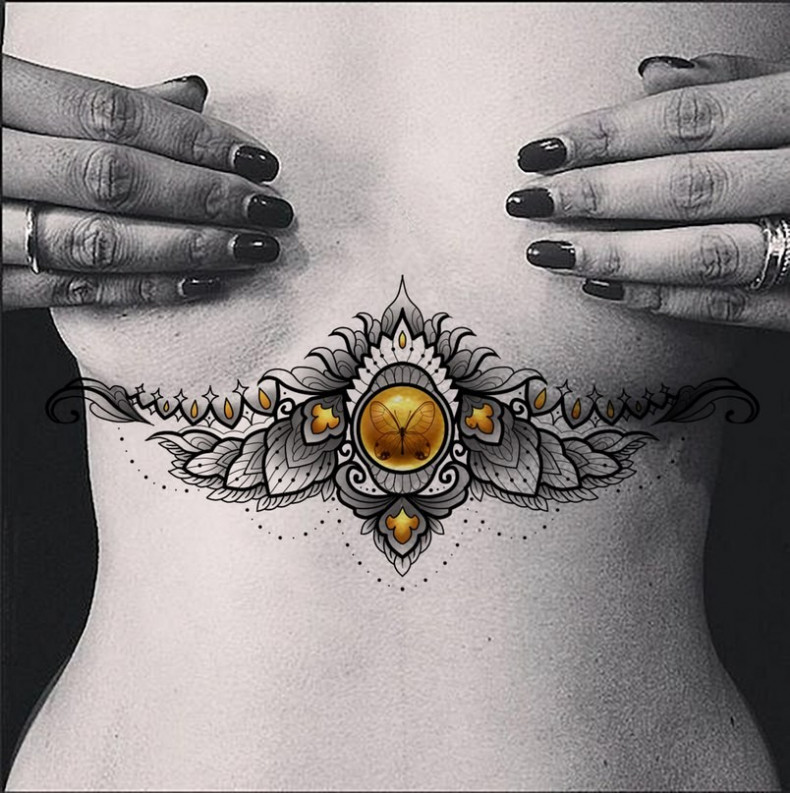 Frauen Diamant unter der Brust, photo - Tattoo-Meister Barb Tattoo