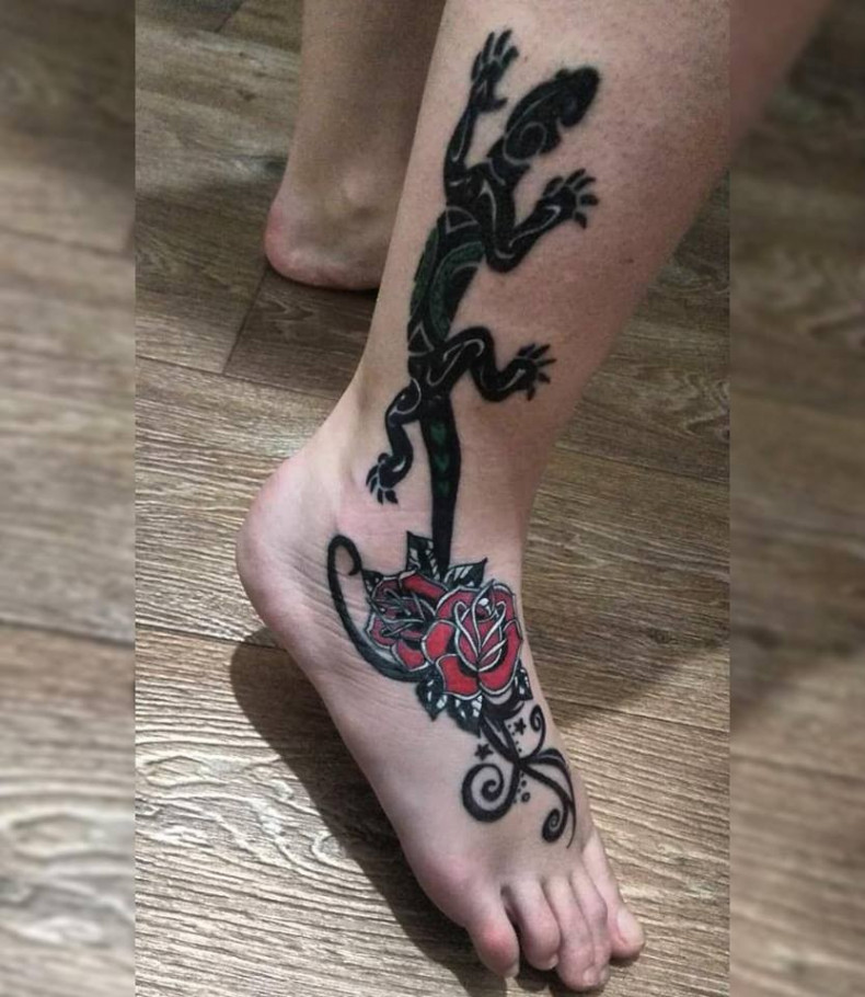 Damski stopa na kostce, photo - Tatuażysta Barb Tattoo