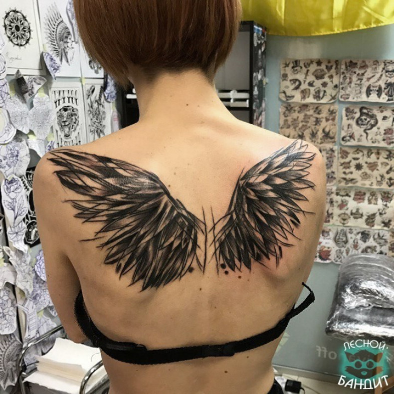 Женские крылья на спине, photo - Тату мастер Barb Tattoo