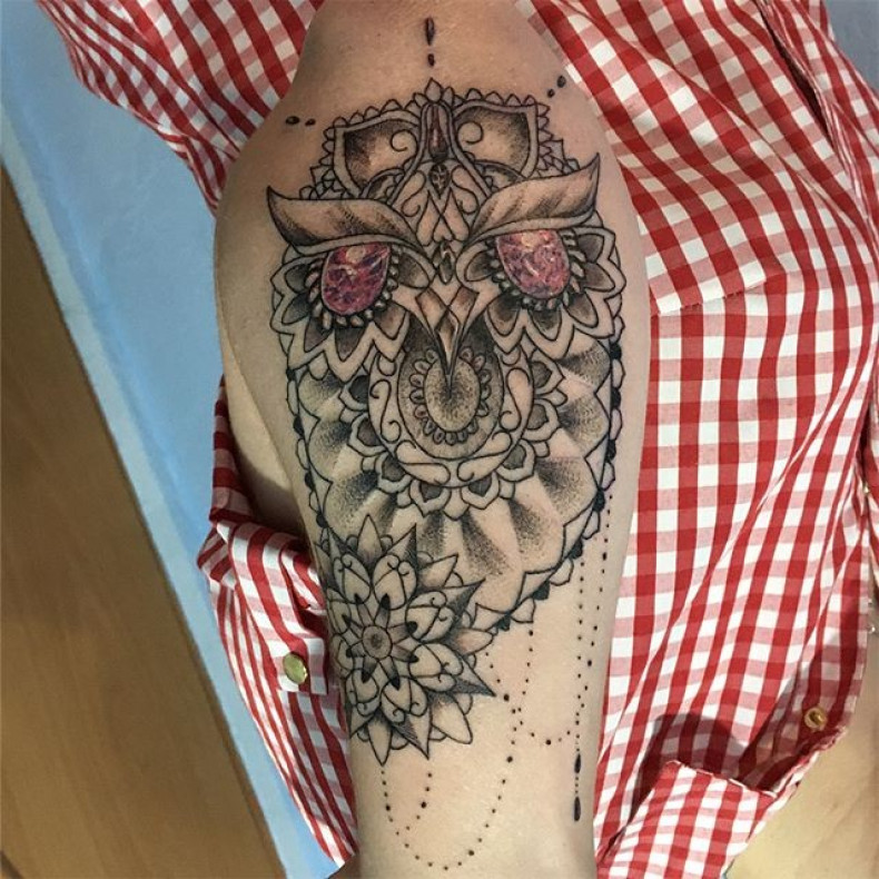 Женские на руке бриллиант, photo - Тату мастер Barb Tattoo