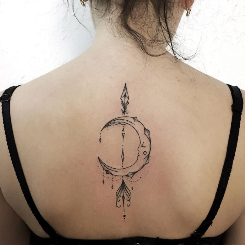 Women graphic moon, photo - Tattoo Master Barb Tattoo