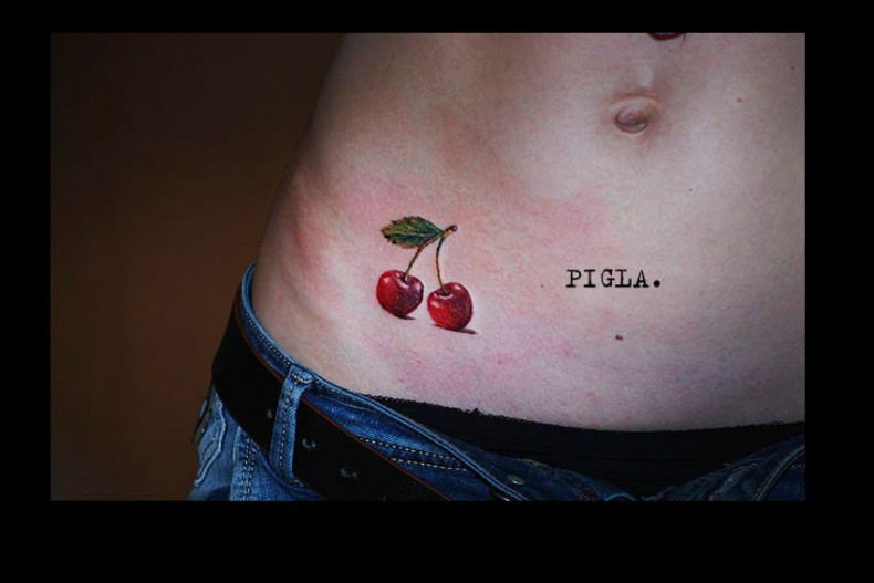 Damski wiśnia na brzuchu, photo - Tatuażysta Barb Tattoo