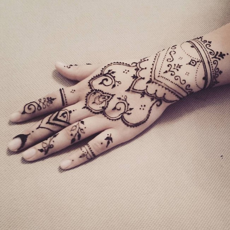 Damski koronka mehendi, photo - Tatuażysta Barb Tattoo