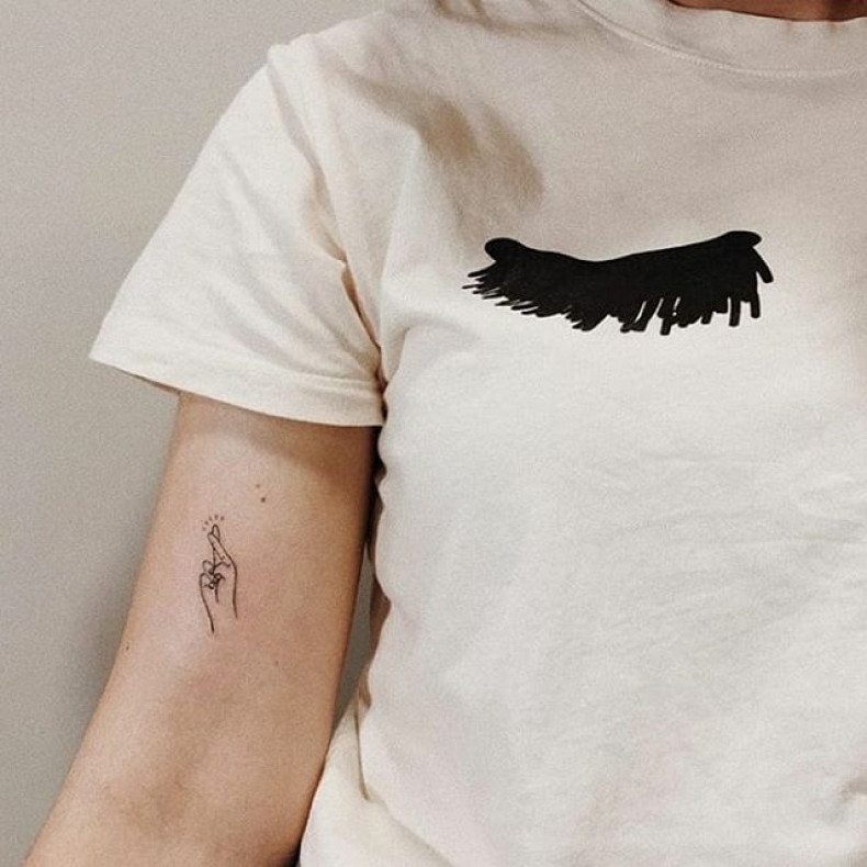 Women arm minimalism, photo - Tattoo Master Barb Tattoo