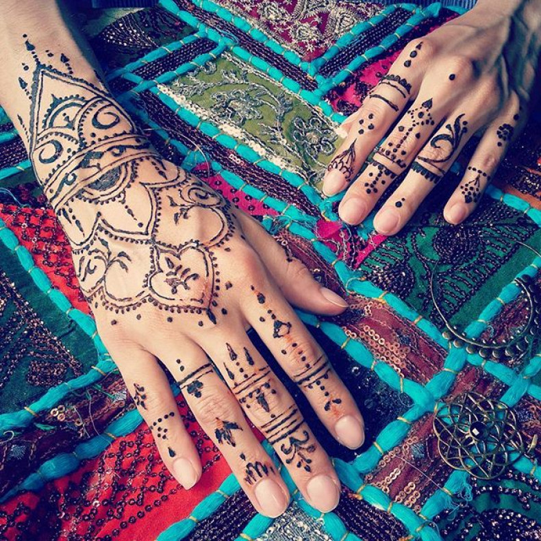 Frauen Spitze mehendi, photo - Tattoo-Meister Barb Tattoo