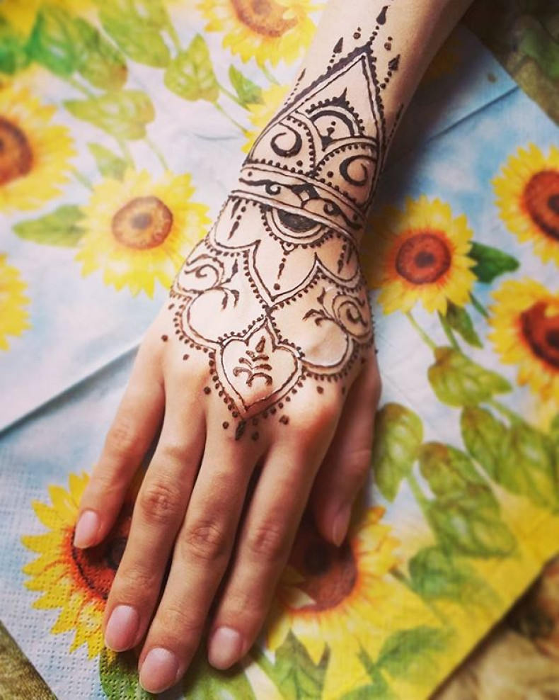 Damski koronka mehendi, photo - Tatuażysta Barb Tattoo