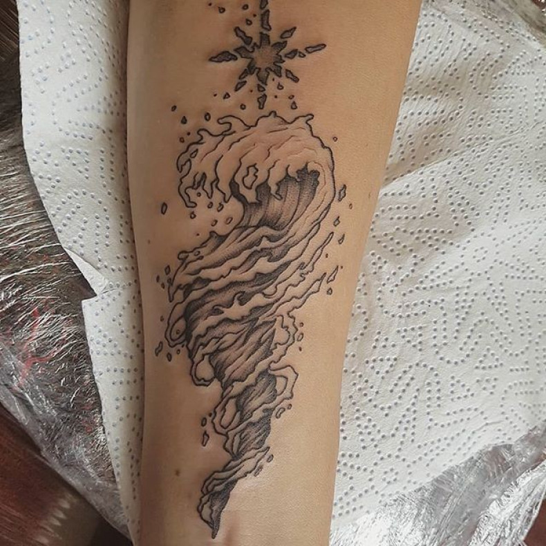 Damski whip shading gwiazda, photo - Tatuażysta Barb Tattoo