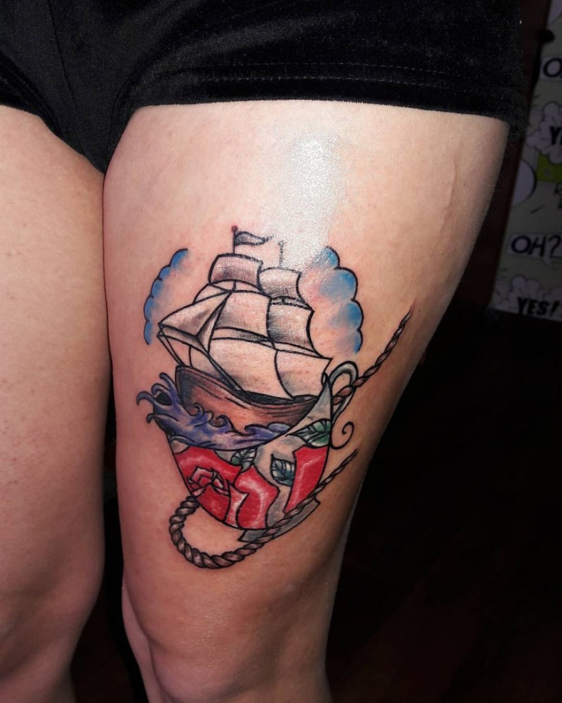 Women ship thigh, photo - Tattoo Master Barb Tattoo