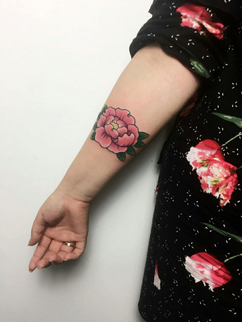 Damski przedramię old school, photo - Tatuażysta Barb Tattoo