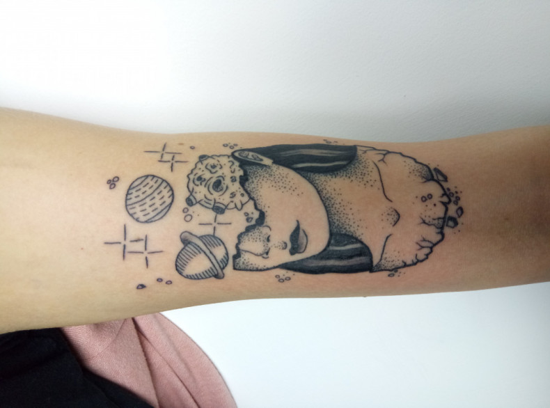 Damski abstrakcja dziewczyna, photo - Tatuażysta Barb Tattoo