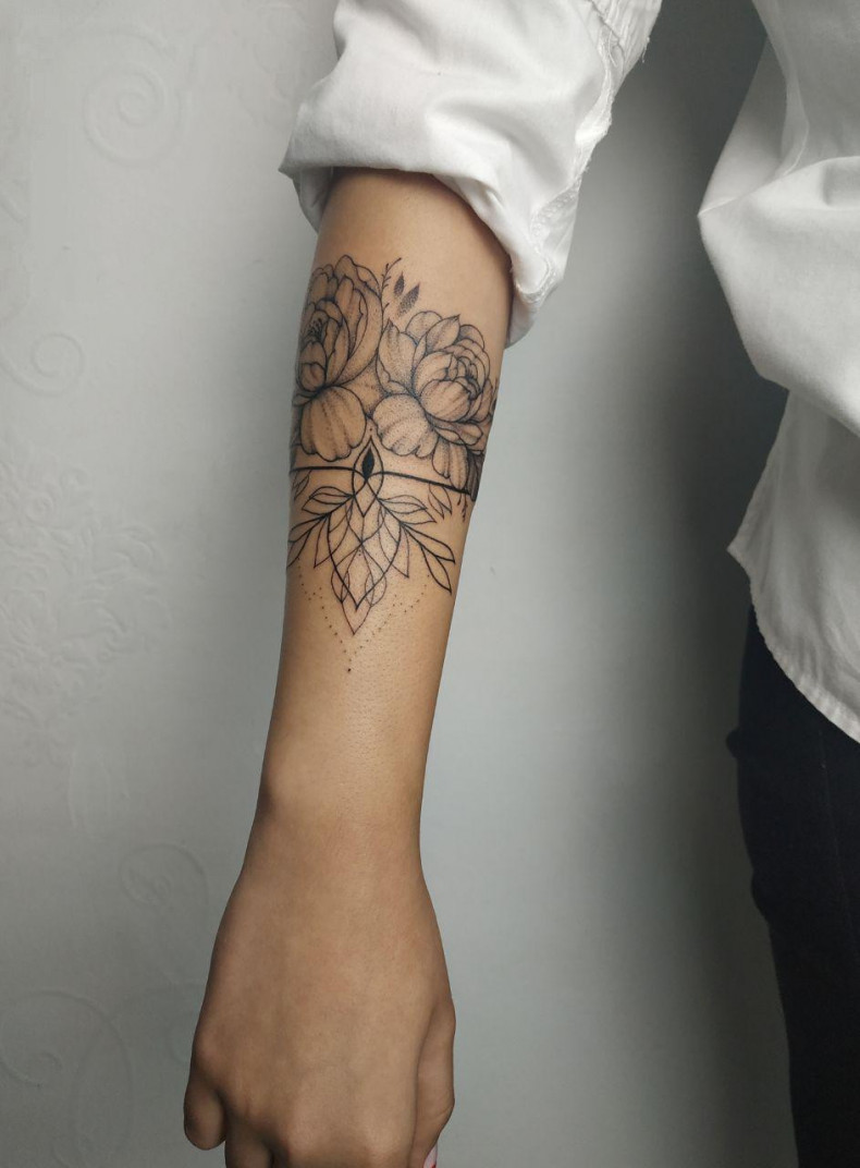 Damski whip shading przedramię, photo - Tatuażysta Barb Tattoo