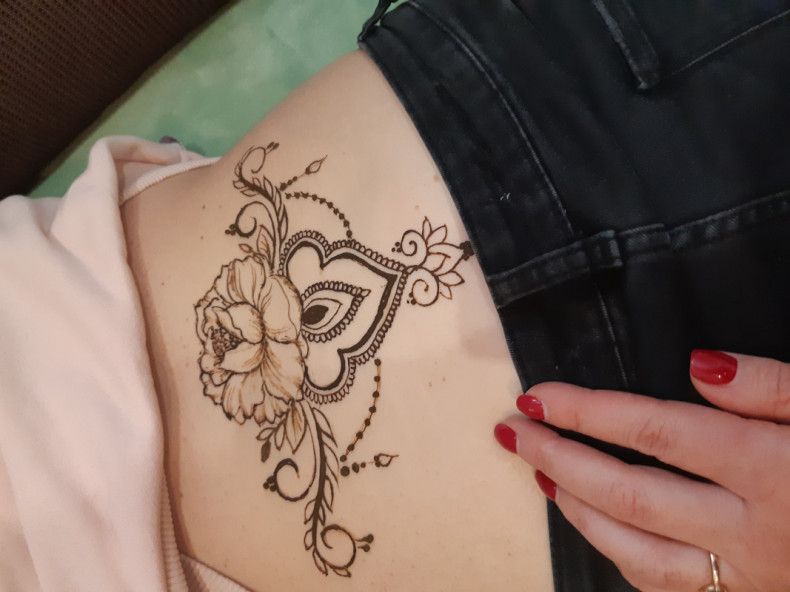 Frauen Spitze mehendi, photo - Tattoo-Meister Barb Tattoo