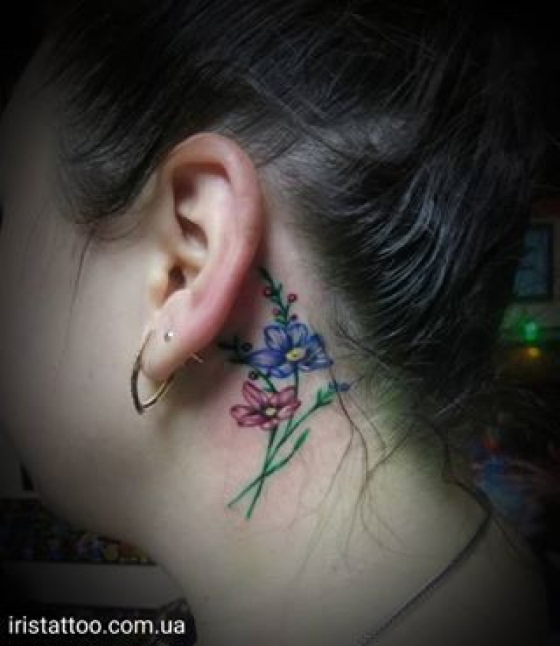 Women behind the ear colorful, photo - Tattoo Master Barb Tattoo