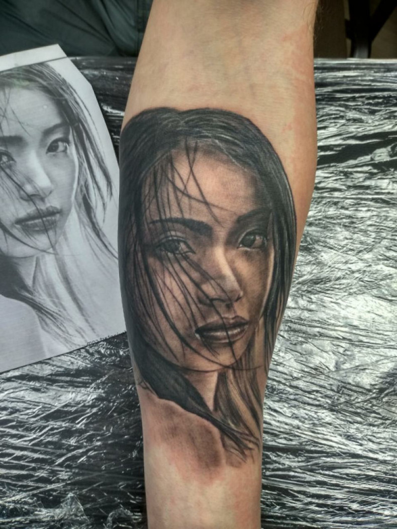 Damski dziewczyna przedramię, photo - Tatuażysta Barb Tattoo