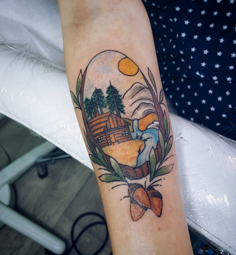 Damski dom na przedramieniu, photo - Tatuażysta Barb Tattoo