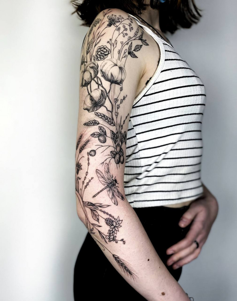 Damski rękaw ważka, photo - Tatuażysta Barb Tattoo