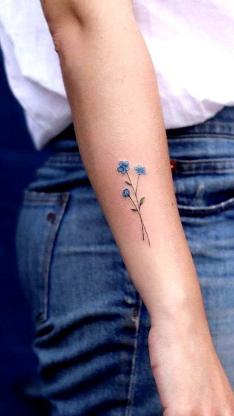 Women arm cornflower, photo - Tattoo Master Barb Tattoo