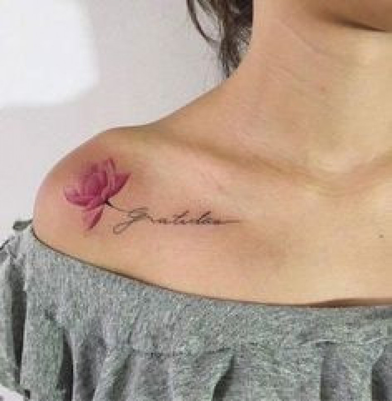 Женские магнолия на плече, photo - Тату мастер Barb Tattoo