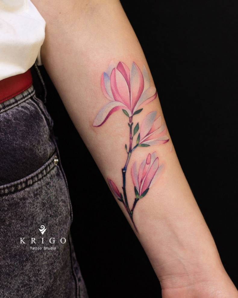 Women magnolia forearm, photo - Tattoo Master Barb Tattoo